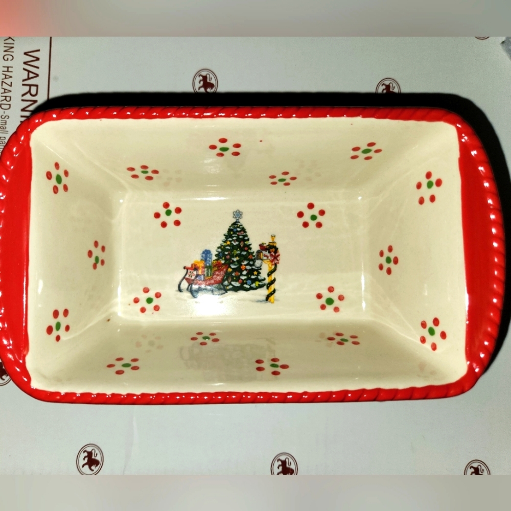 NIB Temptations Holiday 12oz Loaf